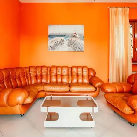Casa La Quiete أرونا
